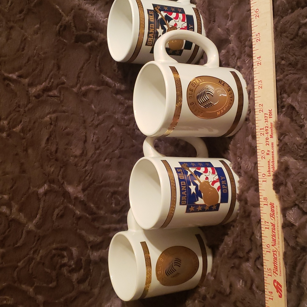 GRAND OLE OPRY MUGS (4)